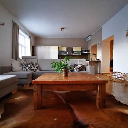 Falcon Apartment Трнава Экстерьер фото