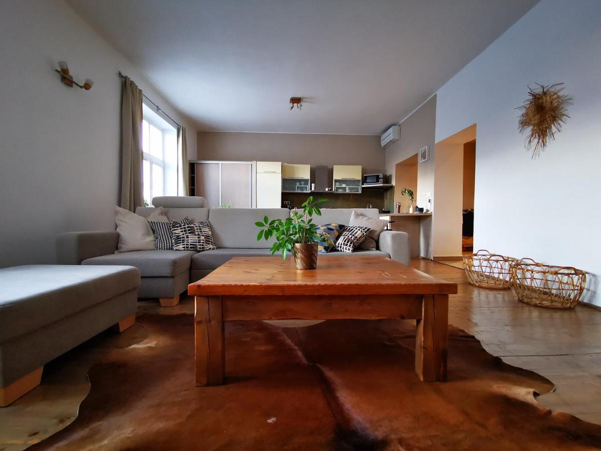 Falcon Apartment Трнава Экстерьер фото