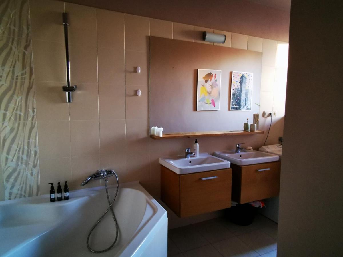 Falcon Apartment Трнава Экстерьер фото