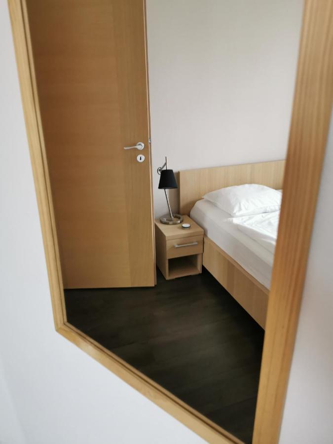 Falcon Apartment Трнава Экстерьер фото